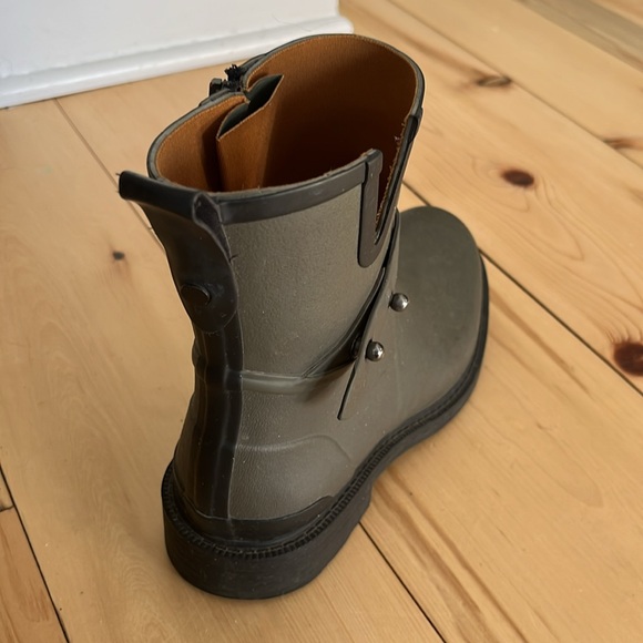 rag & bone moto rain boot in grey - Picture 4 of 10